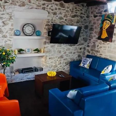 Art House Seaview Spartylas