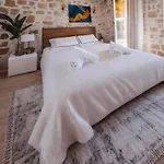 Art House With Seaview & Jacuzzi By Konnect *